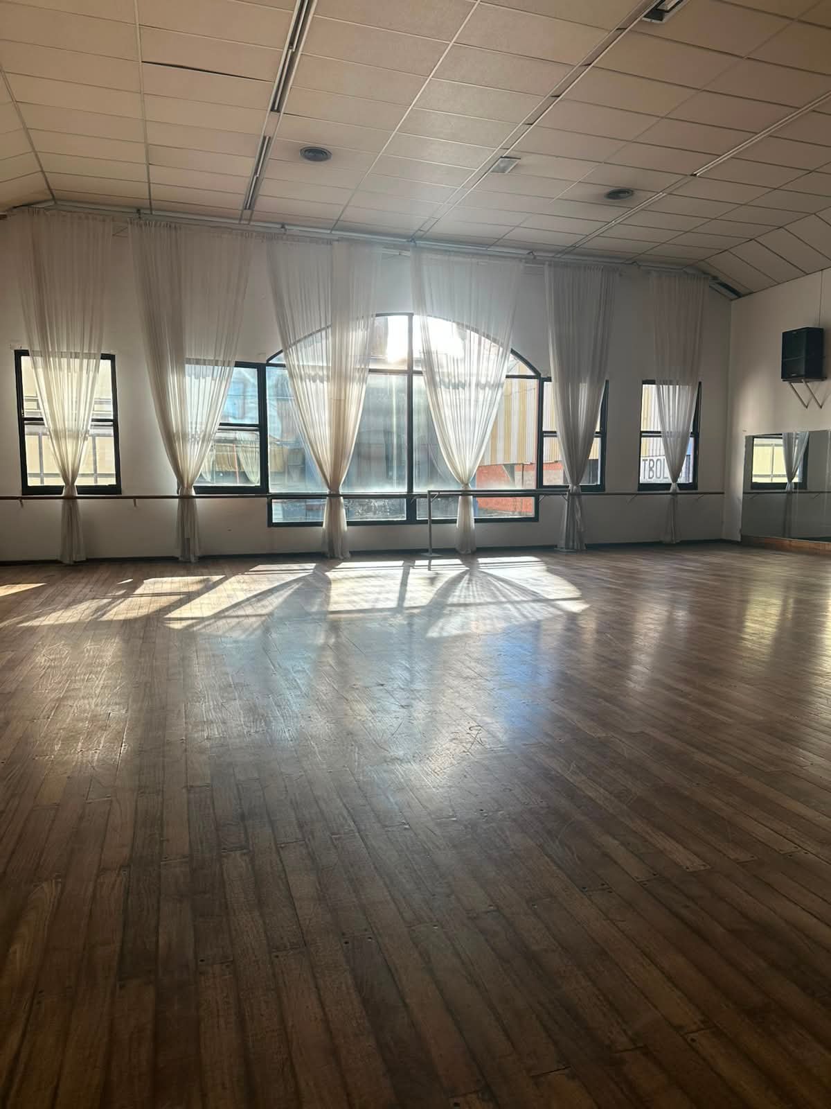 Salon Grande de Ballet Estudio